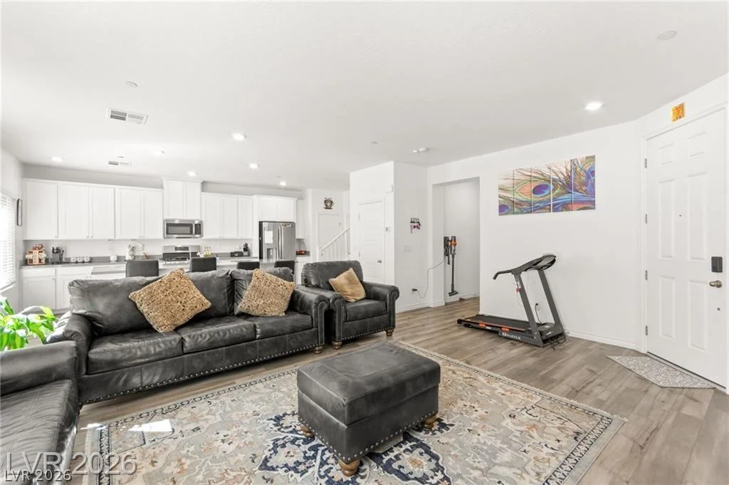 275 Luna Valley, Henderson, NV 89011