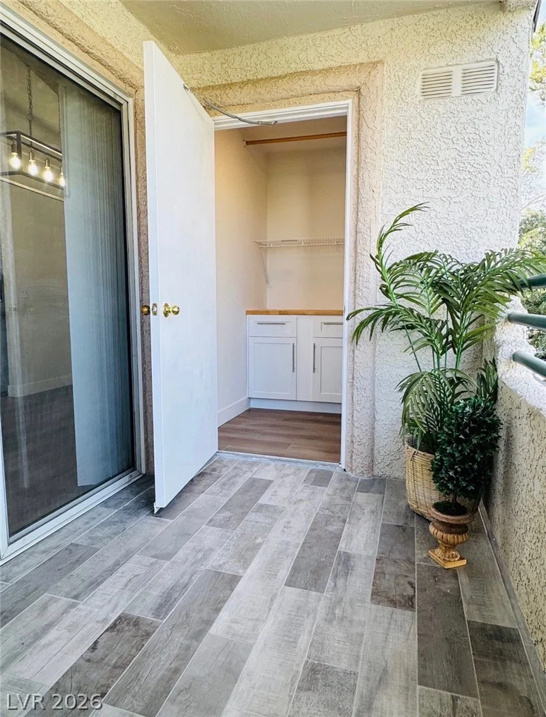7905 Ryandale, Las Vegas, NV 89145