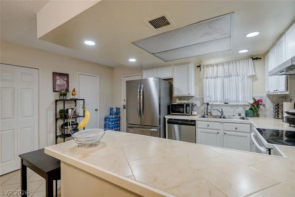 6231 Washington, Las Vegas, NV 89107