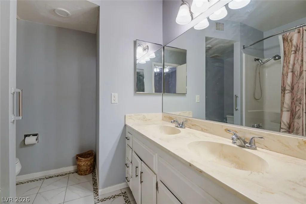 6231 Washington, Las Vegas, NV 89107