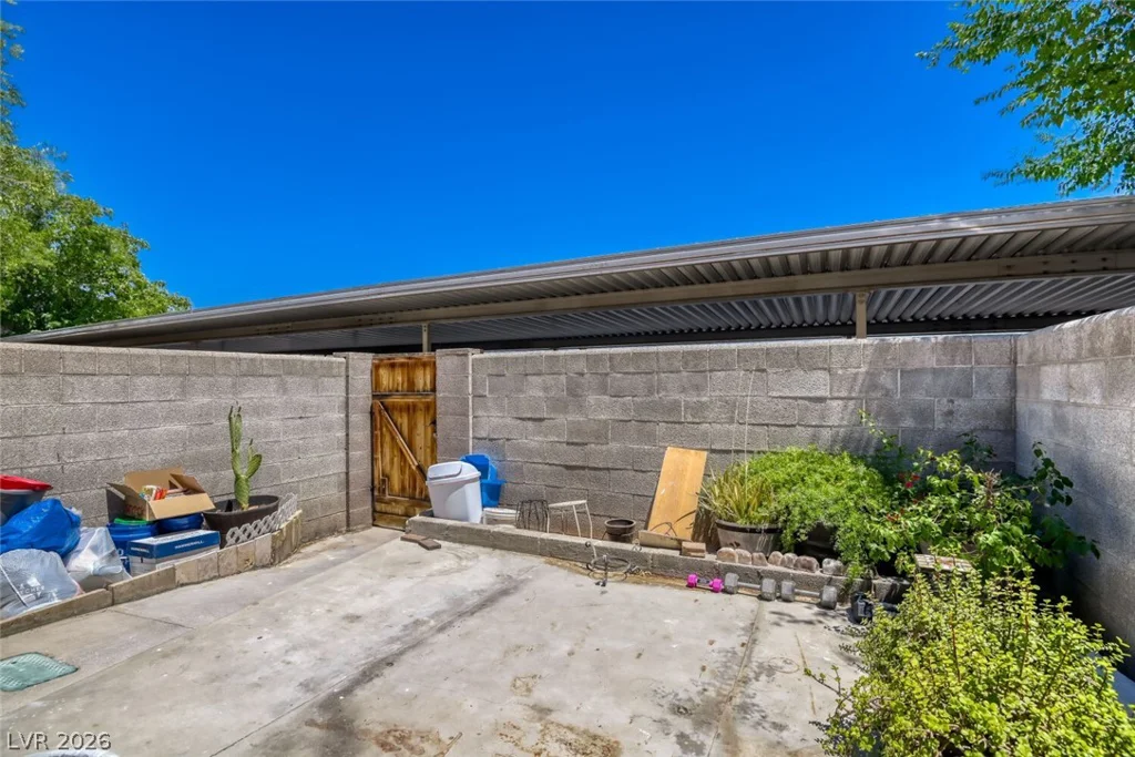 6231 Washington, Las Vegas, NV 89107