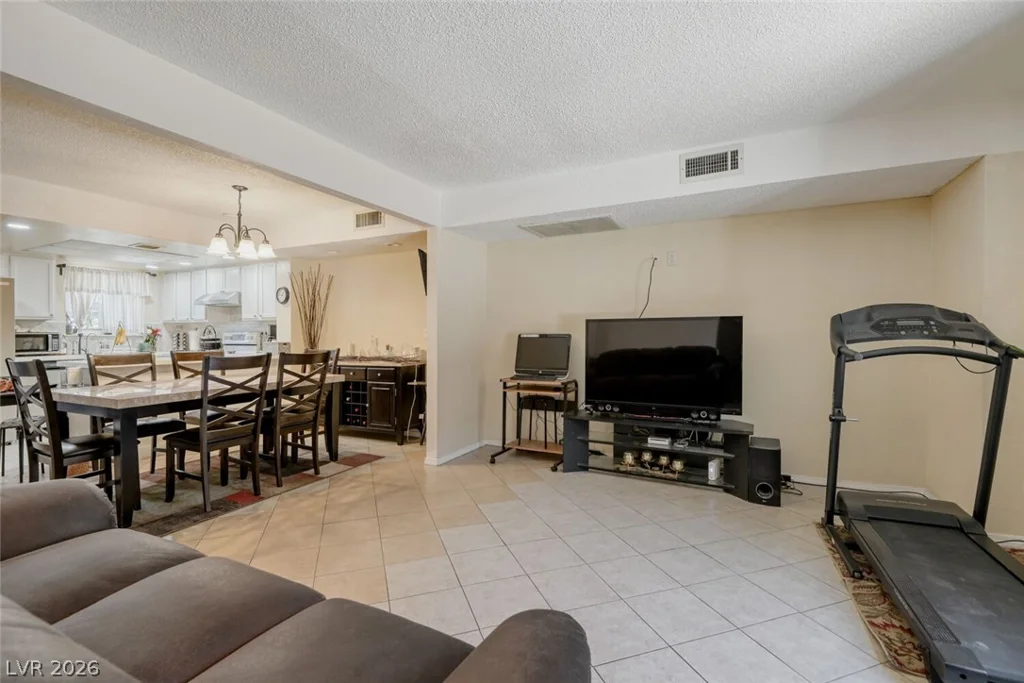 6231 Washington, Las Vegas, NV 89107