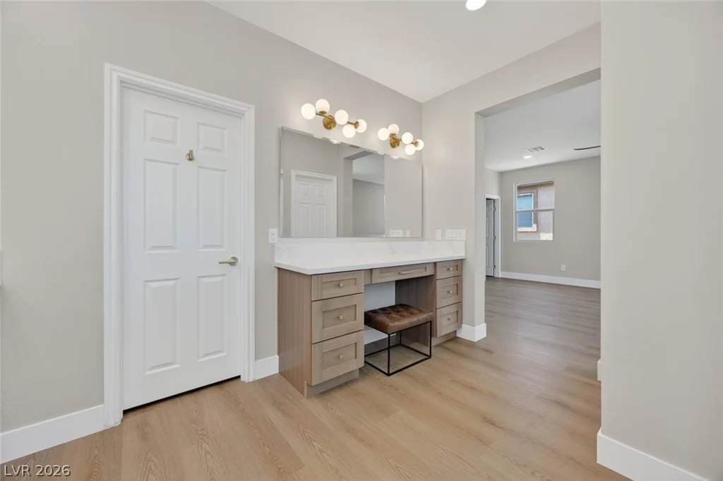 992 Cliff Castle, North Las Vegas, NV 89081