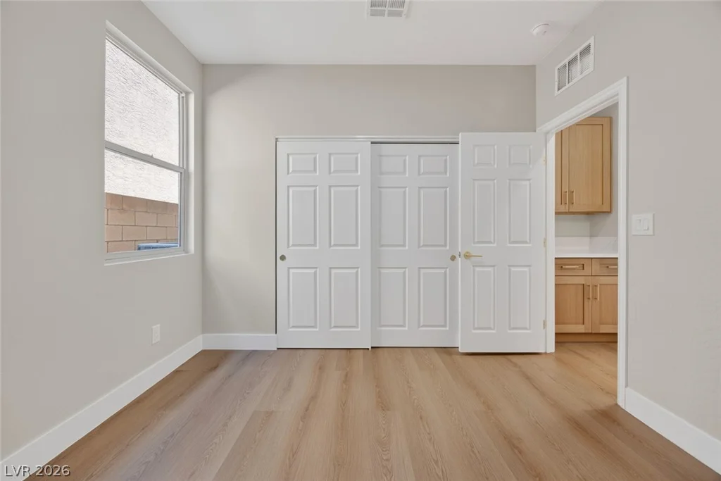 992 Cliff Castle, North Las Vegas, NV 89081
