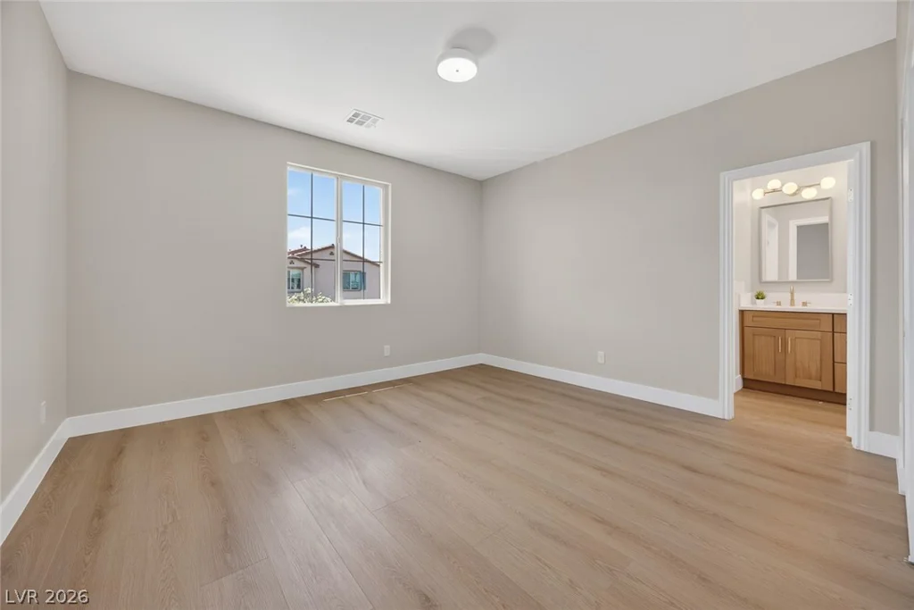 992 Cliff Castle, North Las Vegas, NV 89081