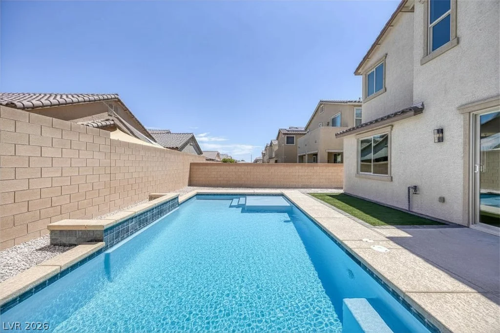 992 Cliff Castle, North Las Vegas, NV 89081