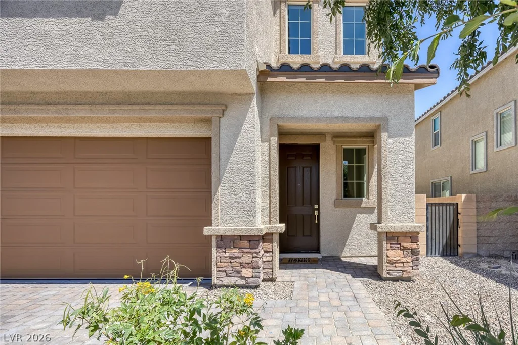 992 Cliff Castle, North Las Vegas, NV 89081