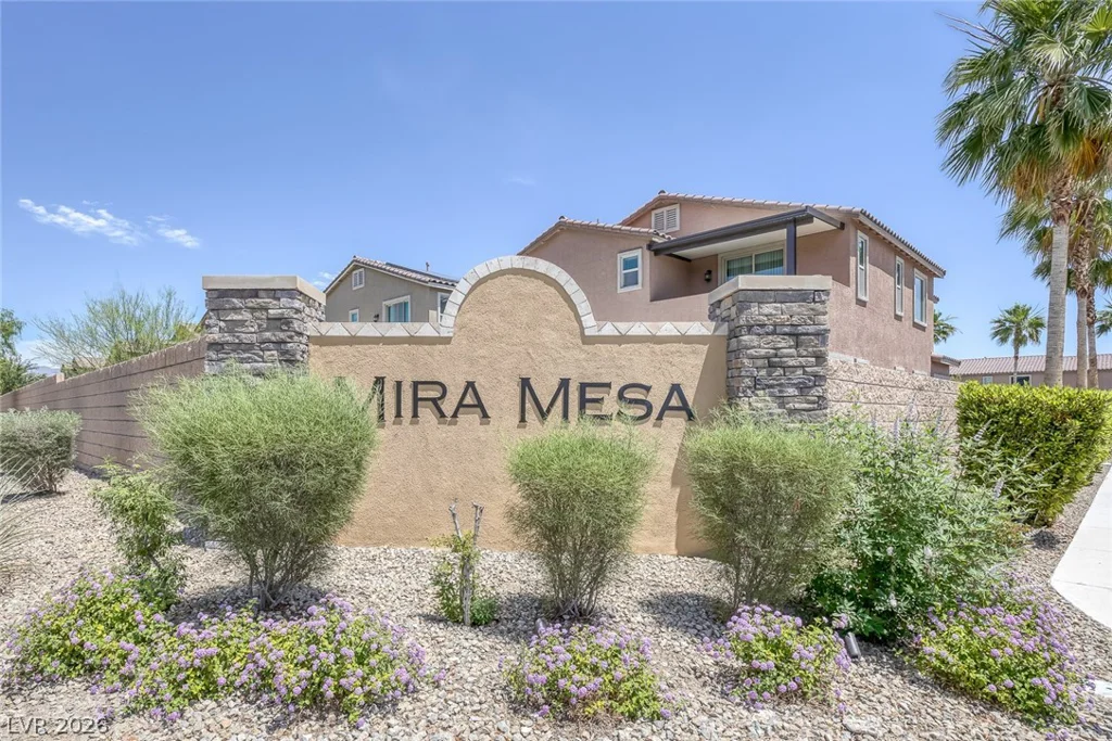992 Cliff Castle, North Las Vegas, NV 89081