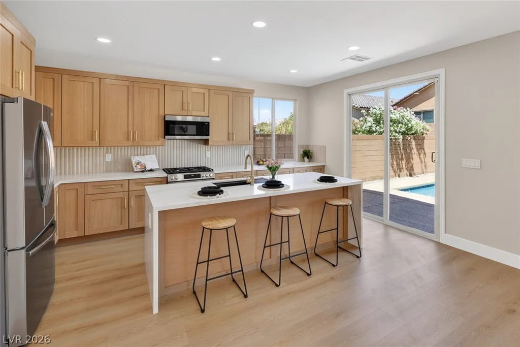 992 Cliff Castle, North Las Vegas, NV 89081