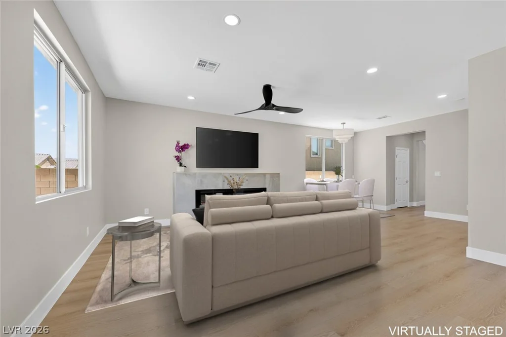 992 Cliff Castle, North Las Vegas, NV 89081