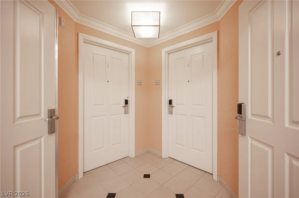 135 Harmon, Las Vegas, NV 89109
