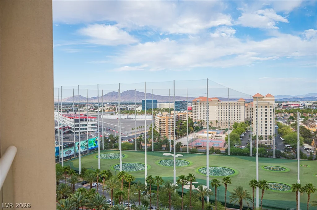 135 Harmon, Las Vegas, NV 89109