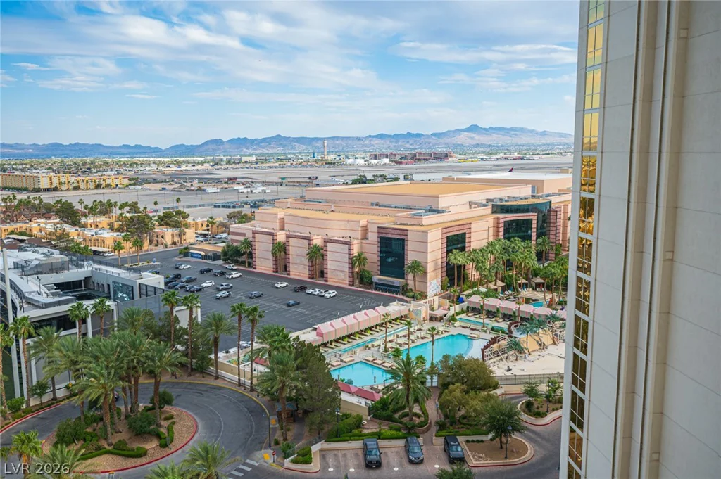 135 Harmon, Las Vegas, NV 89109