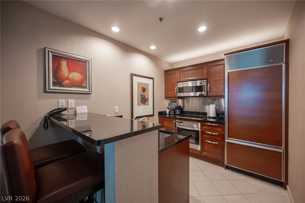 135 Harmon, Las Vegas, NV 89109