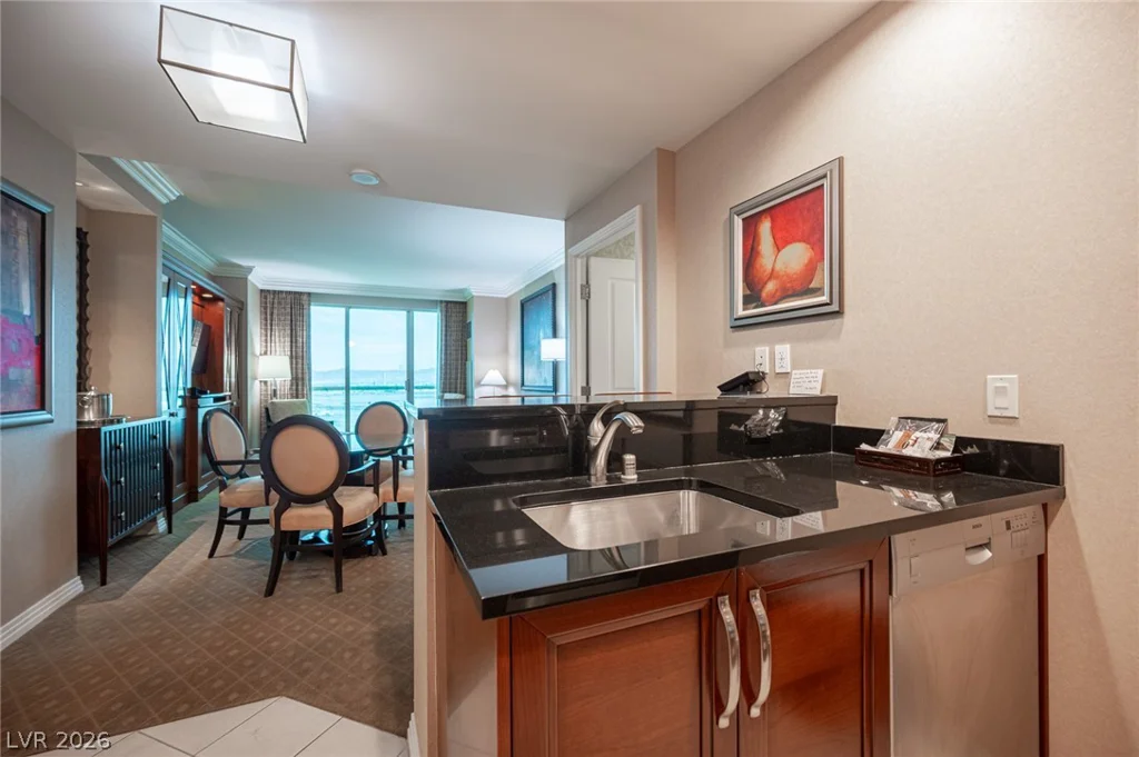 135 Harmon, Las Vegas, NV 89109
