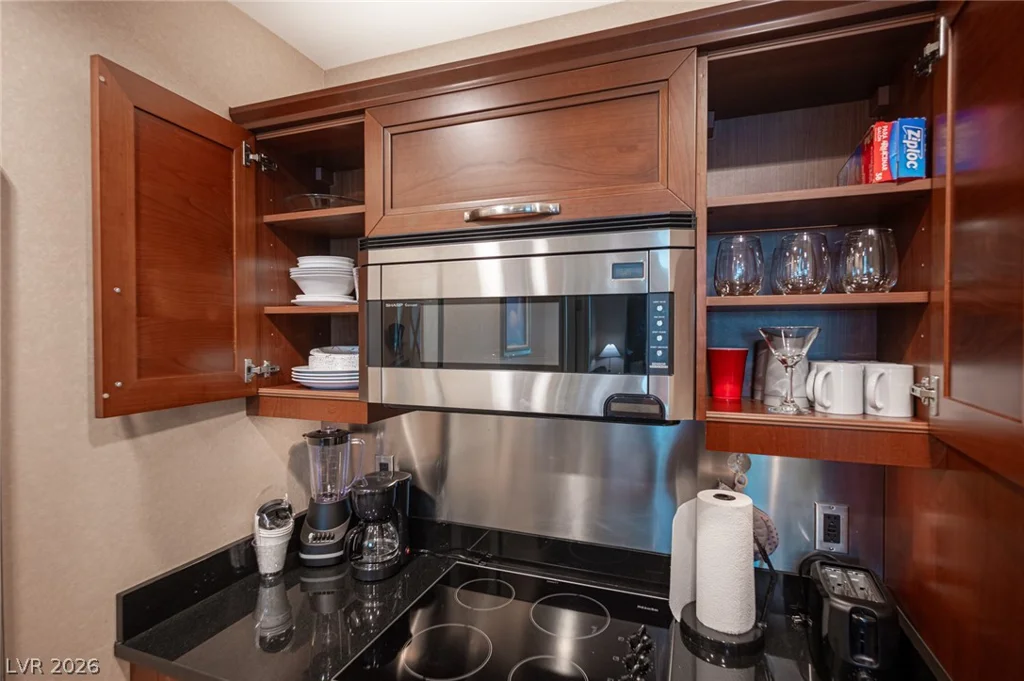 135 Harmon, Las Vegas, NV 89109