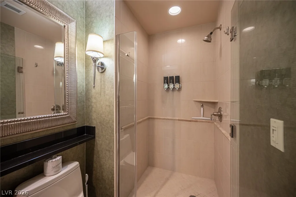 135 Harmon, Las Vegas, NV 89109