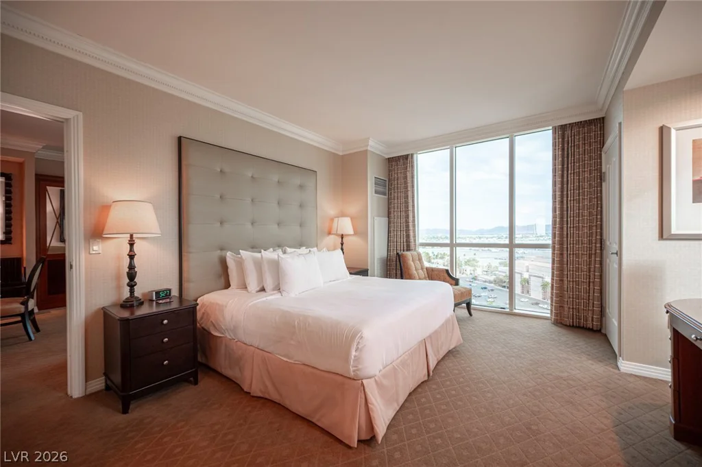 135 Harmon, Las Vegas, NV 89109