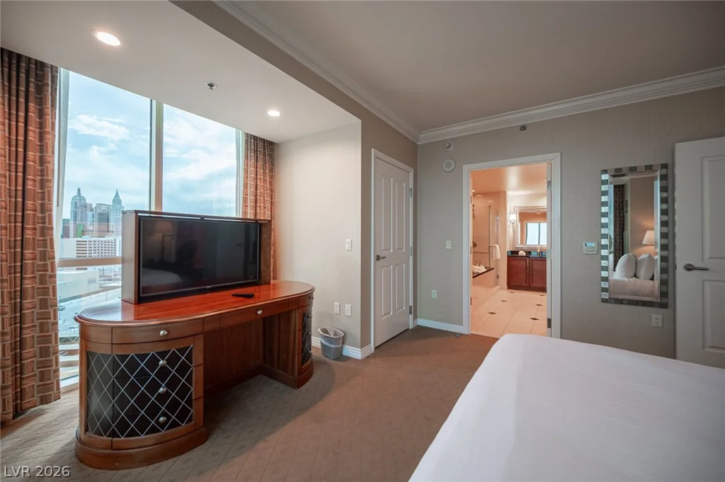 135 Harmon, Las Vegas, NV 89109
