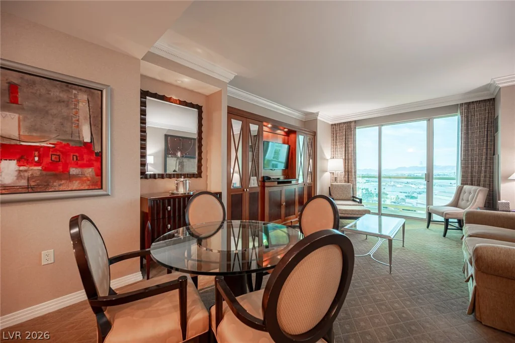 135 Harmon, Las Vegas, NV 89109