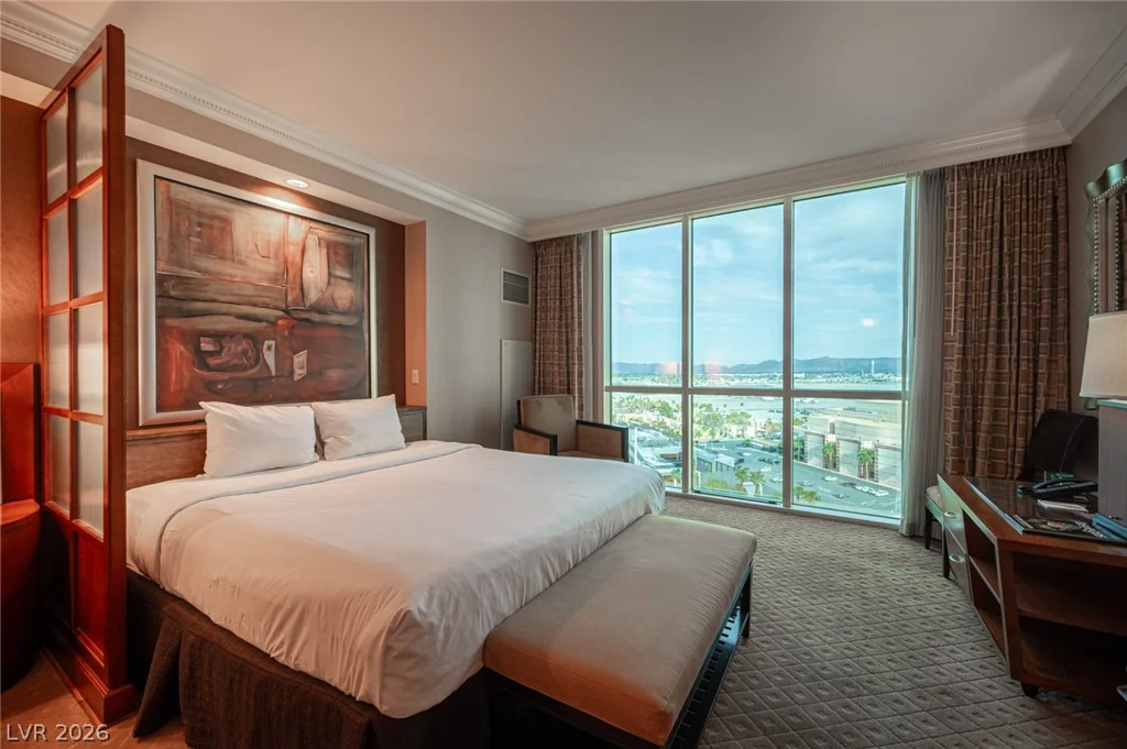 135 Harmon, Las Vegas, NV 89109