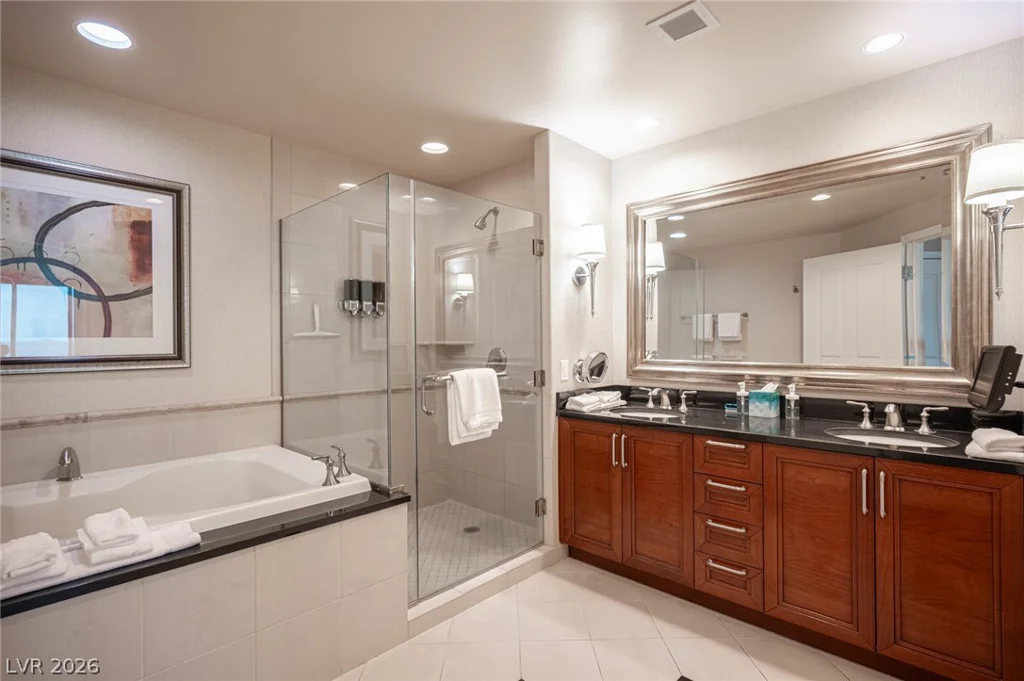 135 Harmon, Las Vegas, NV 89109