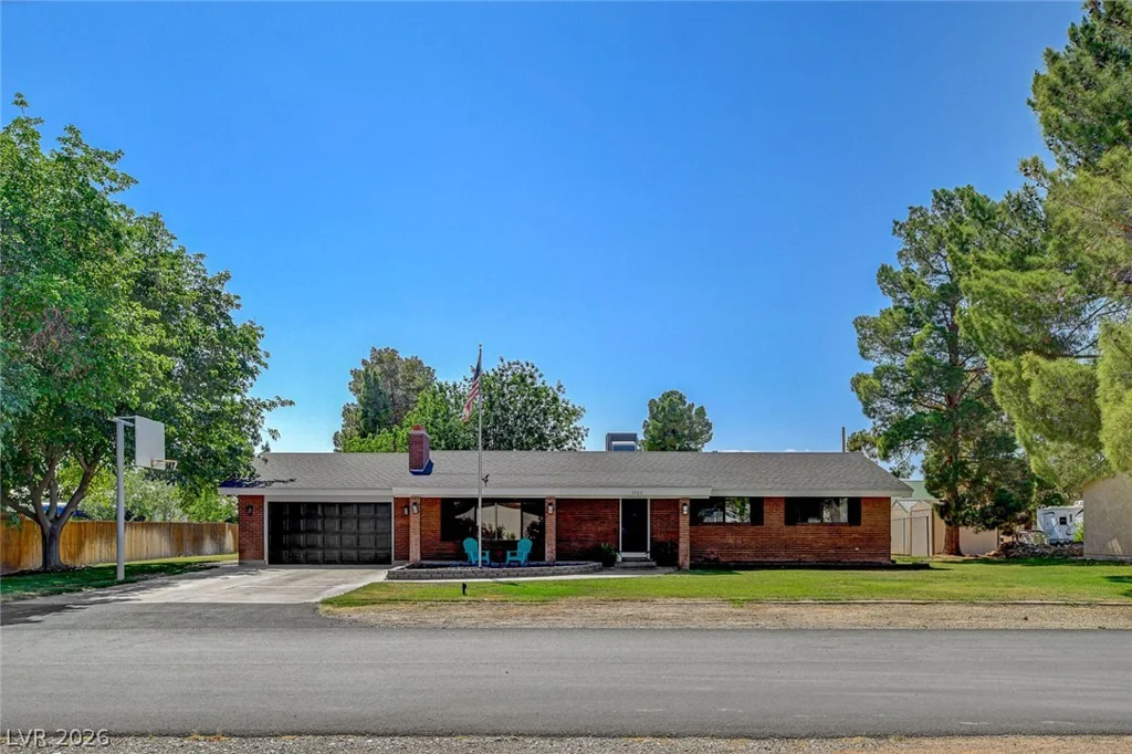 3765 Berkeley, Logandale, NV 89021