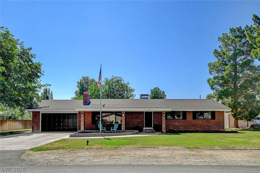 3765 Berkeley, Logandale, NV 89021