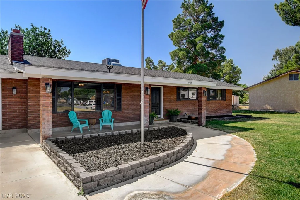3765 Berkeley, Logandale, NV 89021