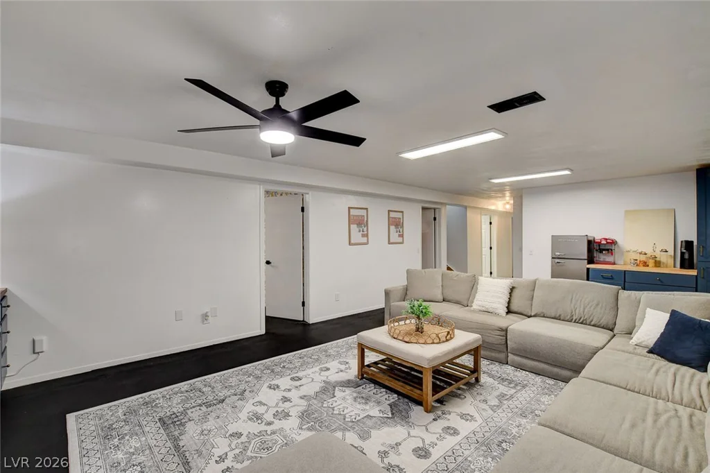 3765 Berkeley, Logandale, NV 89021