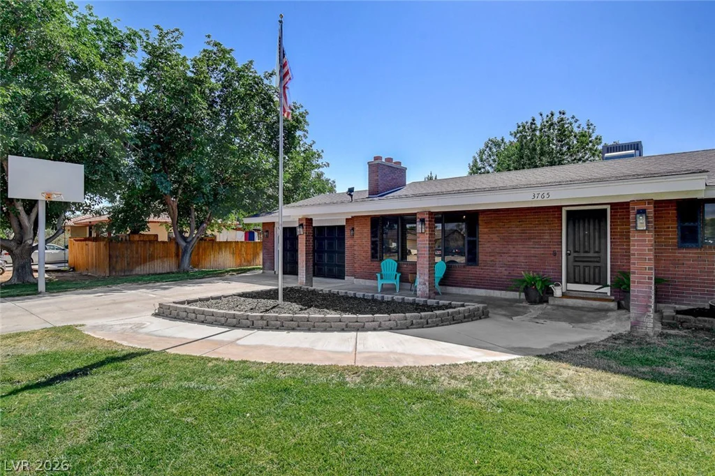 3765 Berkeley, Logandale, NV 89021