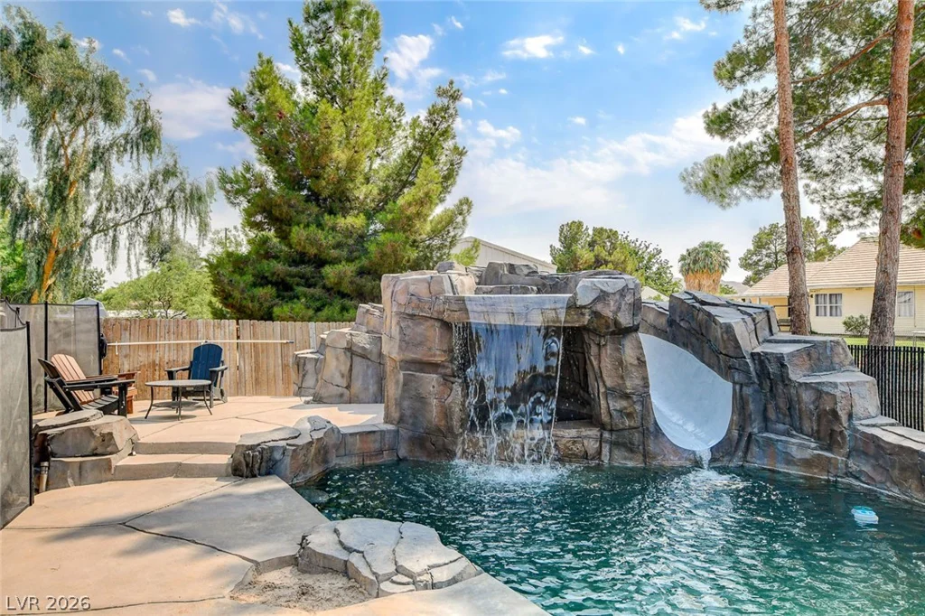 3765 Berkeley, Logandale, NV 89021