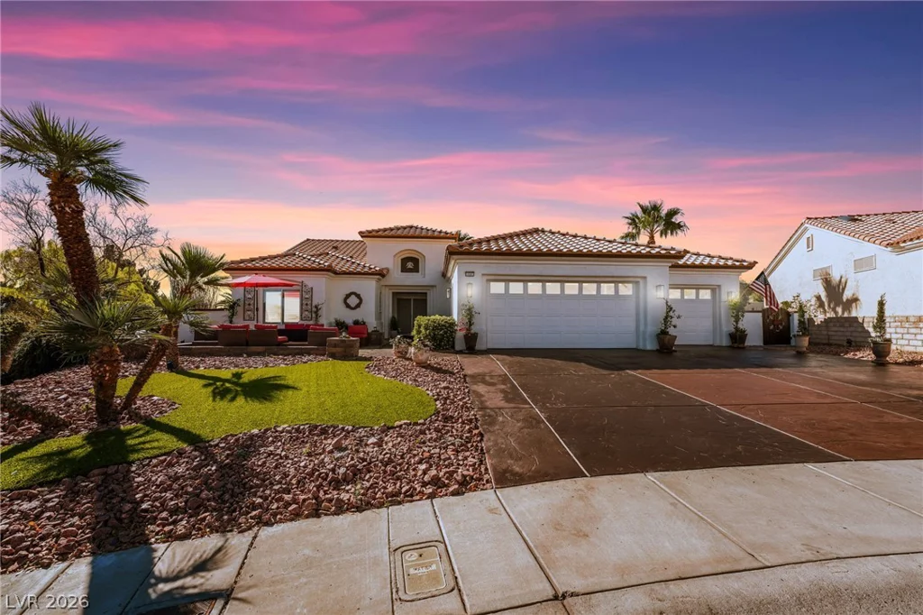 10001 Cresent Creek, Las Vegas, NV 89134