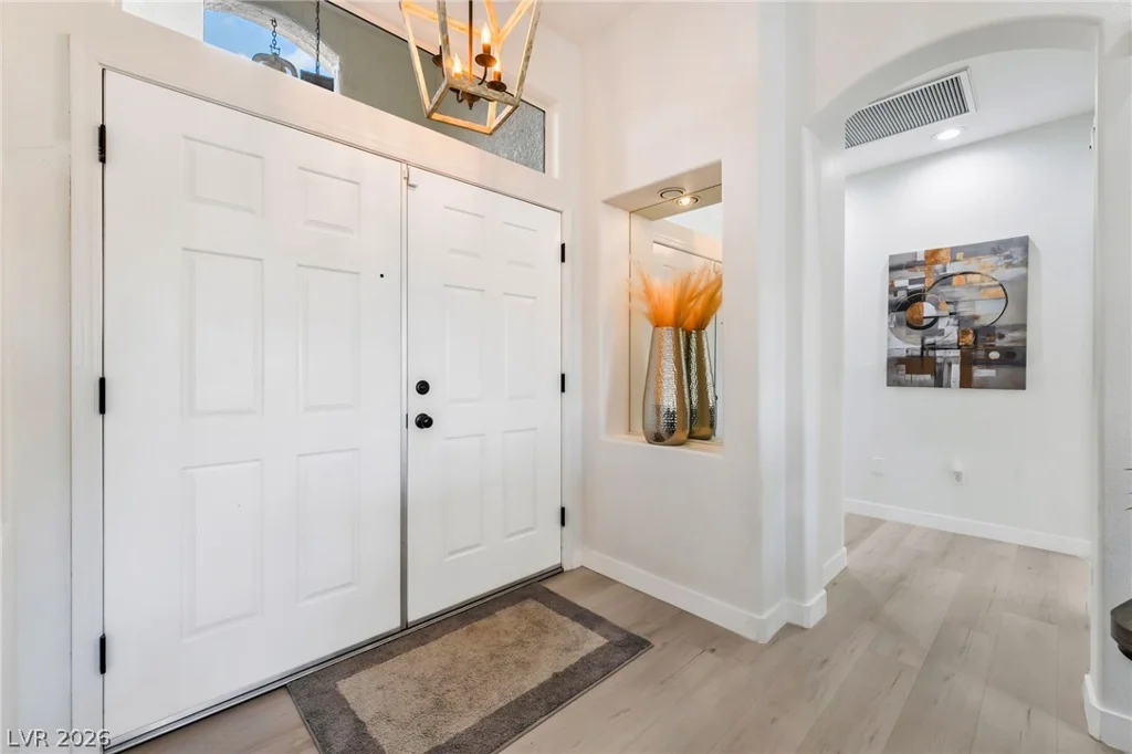 10001 Cresent Creek, Las Vegas, NV 89134