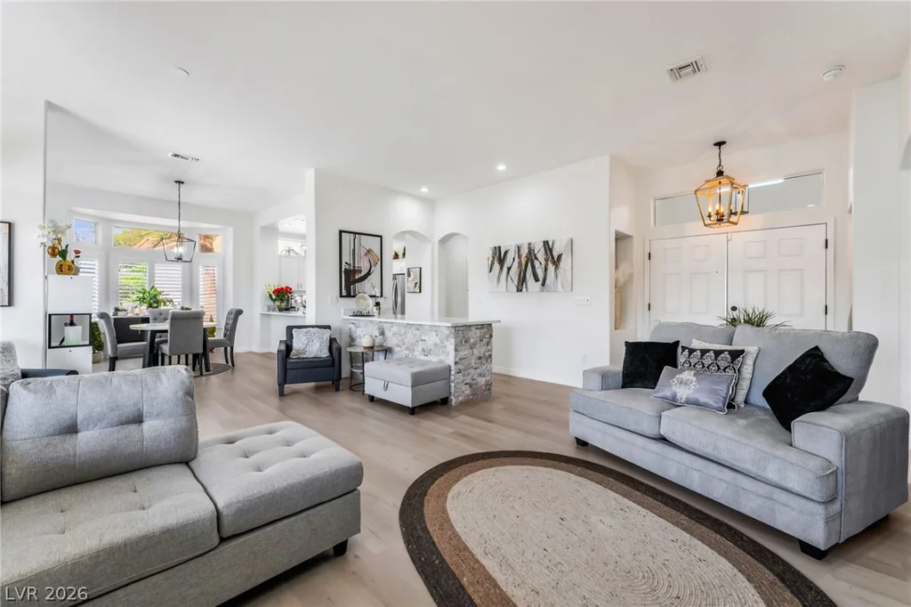 10001 Cresent Creek, Las Vegas, NV 89134