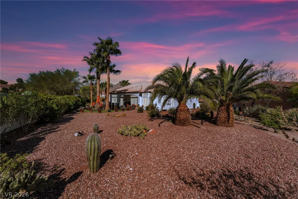 10001 Cresent Creek, Las Vegas, NV 89134