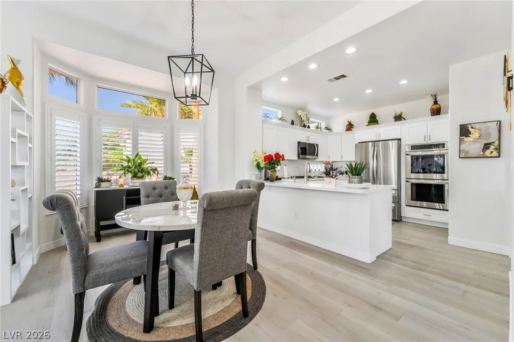 10001 Cresent Creek, Las Vegas, NV 89134