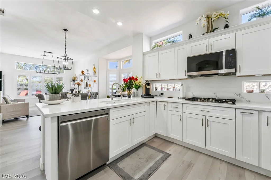 10001 Cresent Creek, Las Vegas, NV 89134
