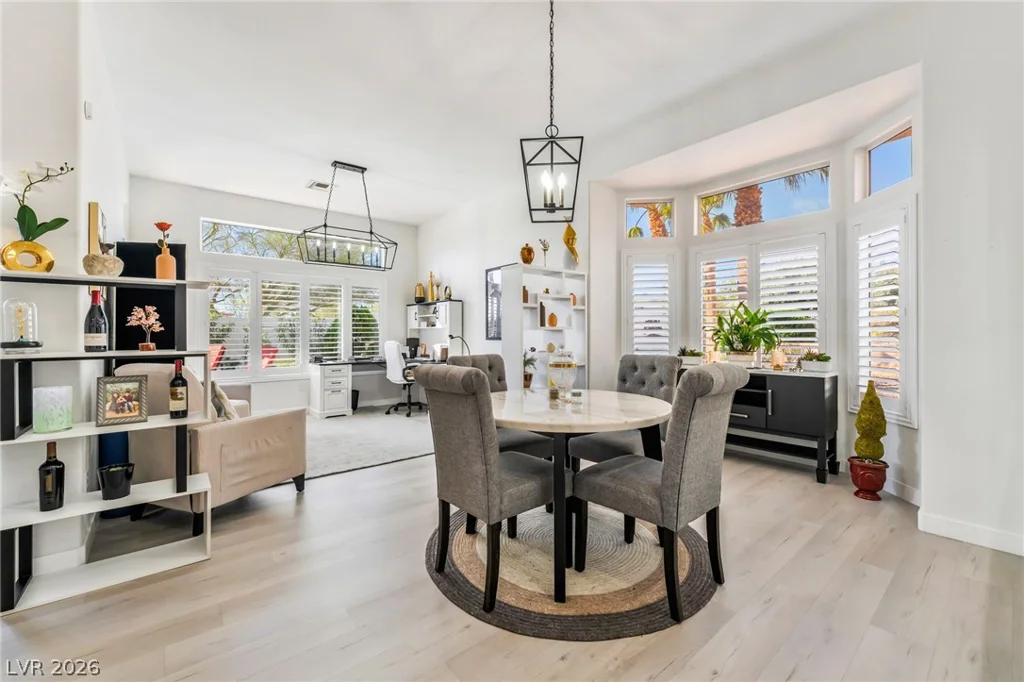 10001 Cresent Creek, Las Vegas, NV 89134