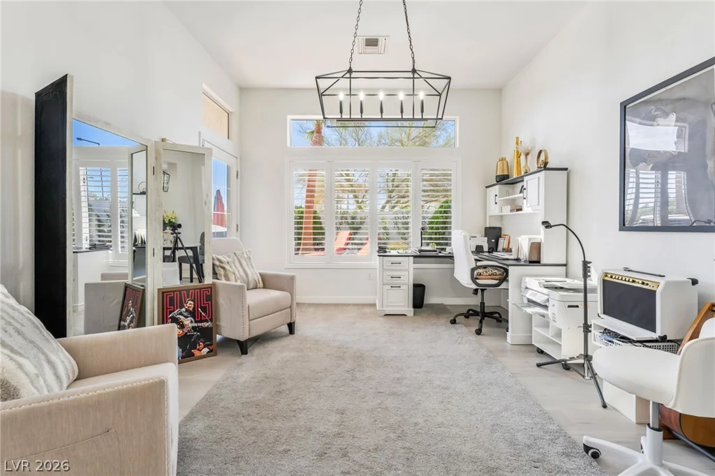 10001 Cresent Creek, Las Vegas, NV 89134