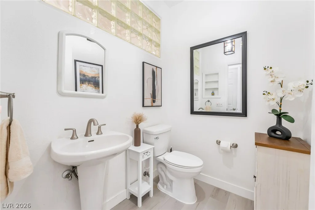 10001 Cresent Creek, Las Vegas, NV 89134