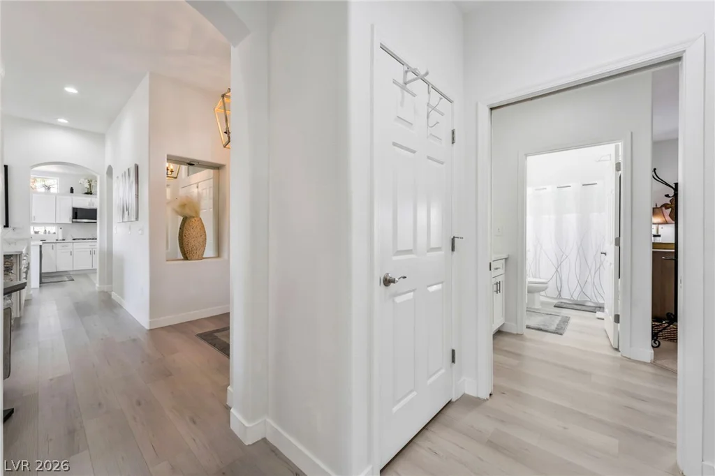 10001 Cresent Creek, Las Vegas, NV 89134