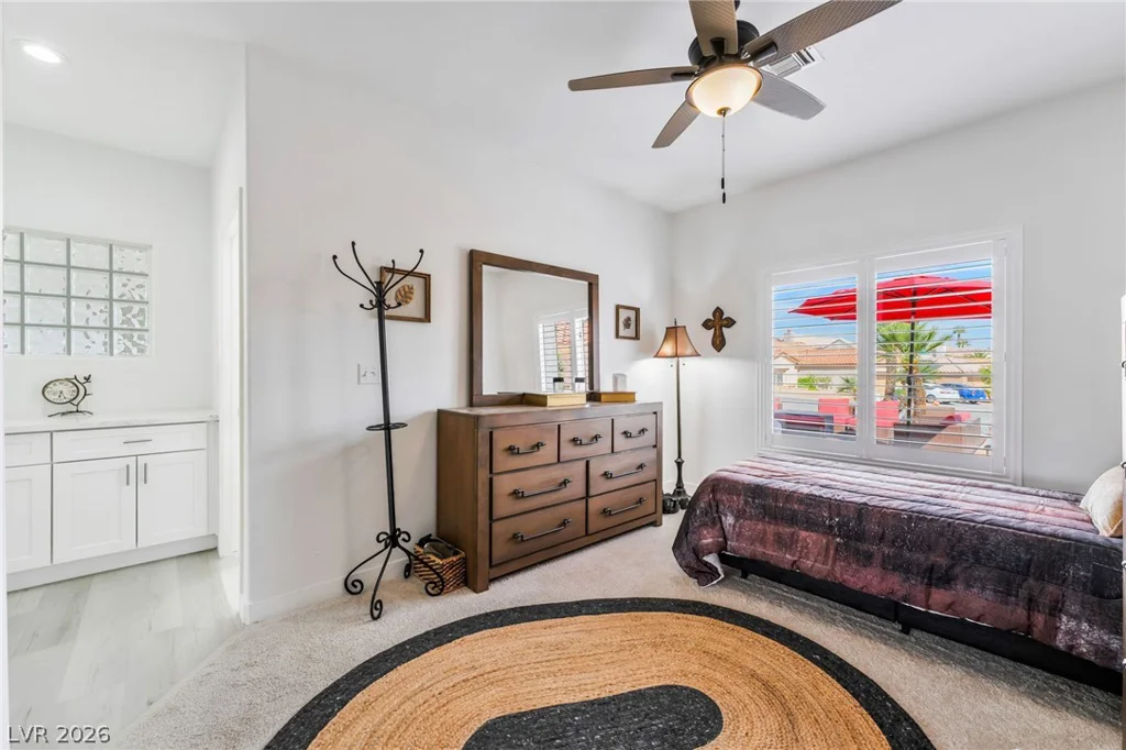 10001 Cresent Creek, Las Vegas, NV 89134