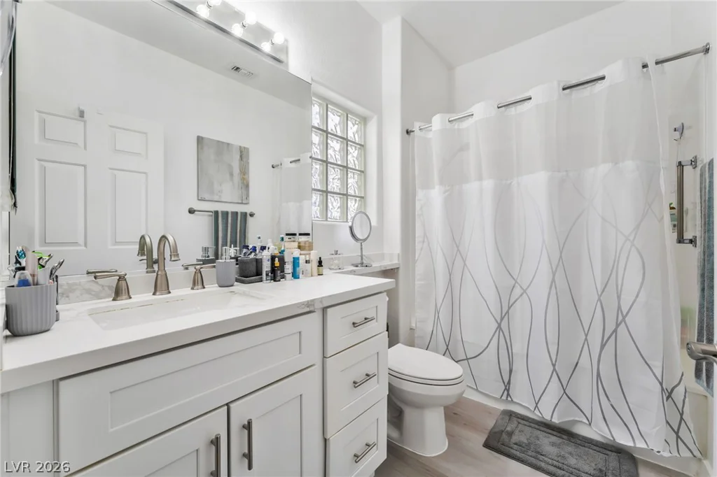 10001 Cresent Creek, Las Vegas, NV 89134