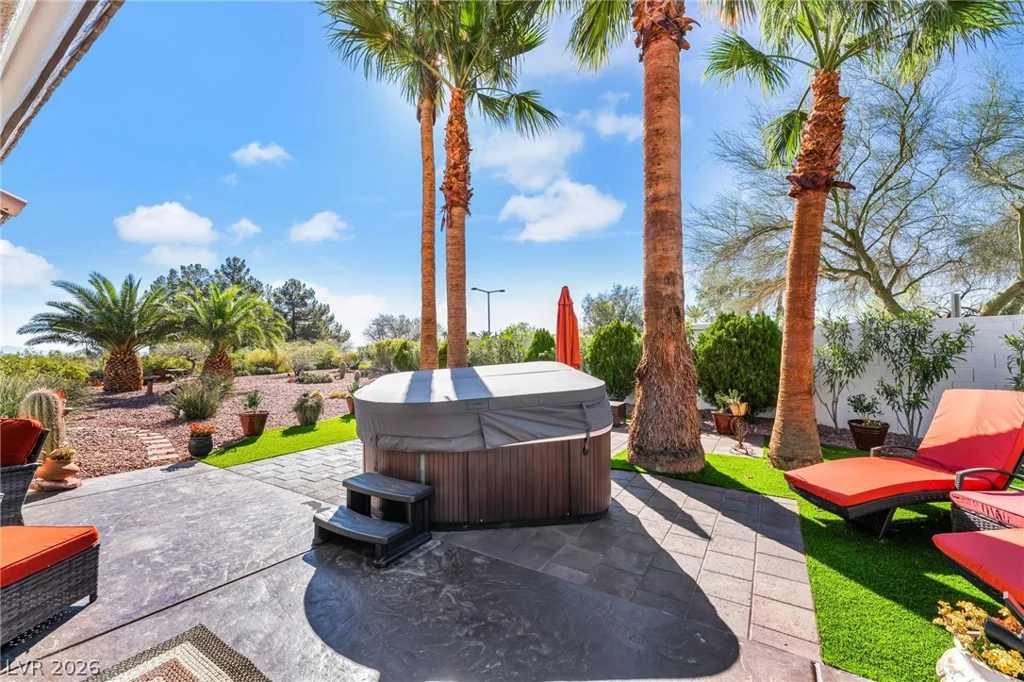 10001 Cresent Creek, Las Vegas, NV 89134