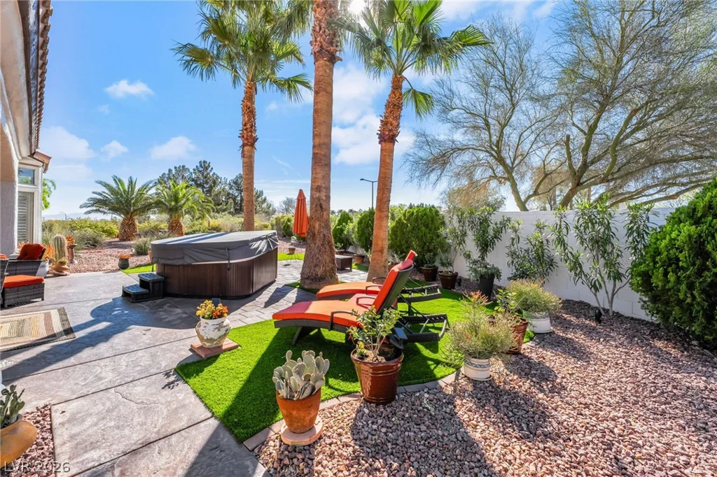 10001 Cresent Creek, Las Vegas, NV 89134