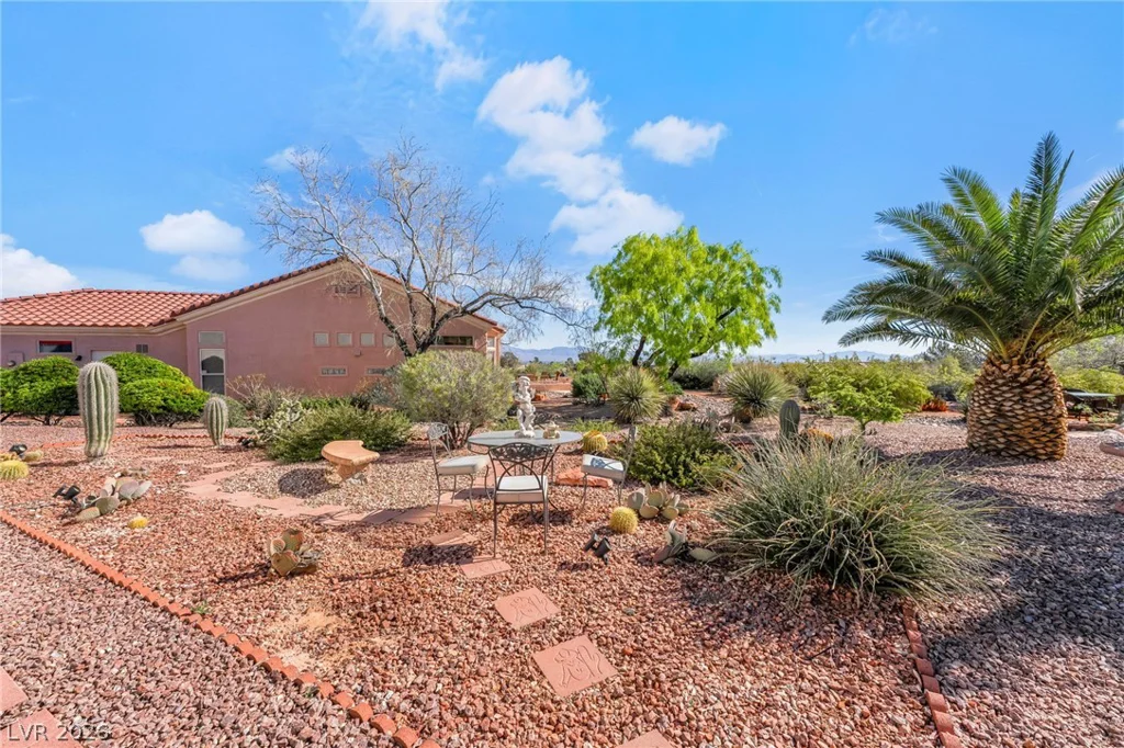 10001 Cresent Creek, Las Vegas, NV 89134