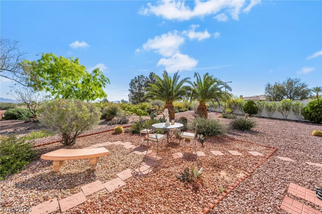 10001 Cresent Creek, Las Vegas, NV 89134