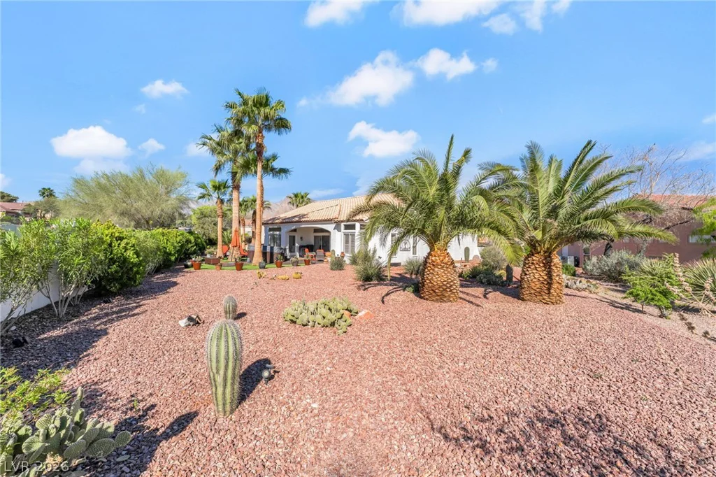 10001 Cresent Creek, Las Vegas, NV 89134