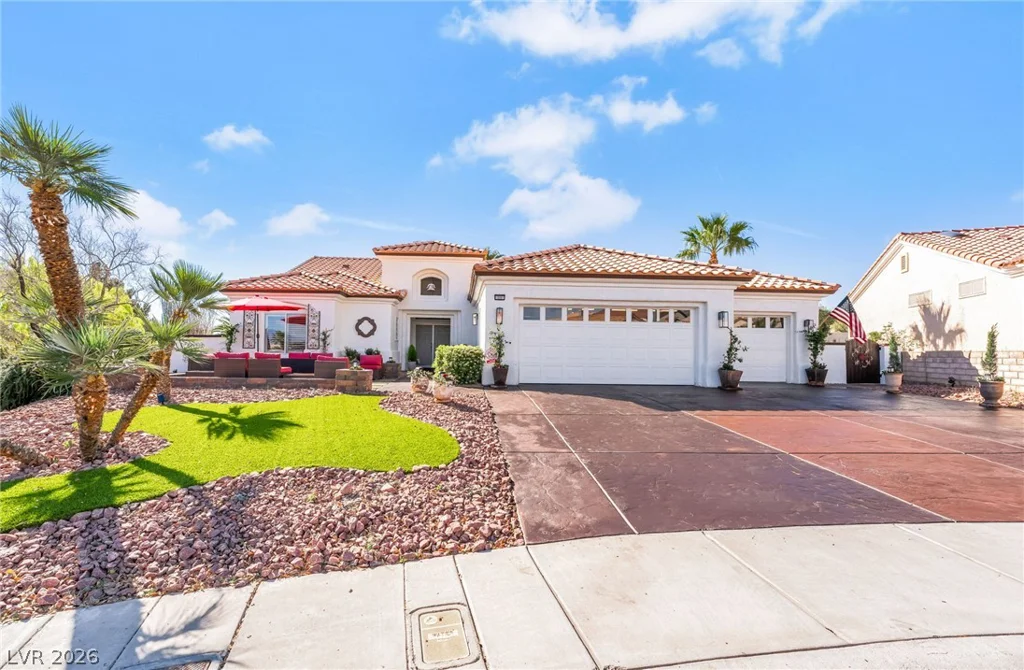 10001 Cresent Creek, Las Vegas, NV 89134